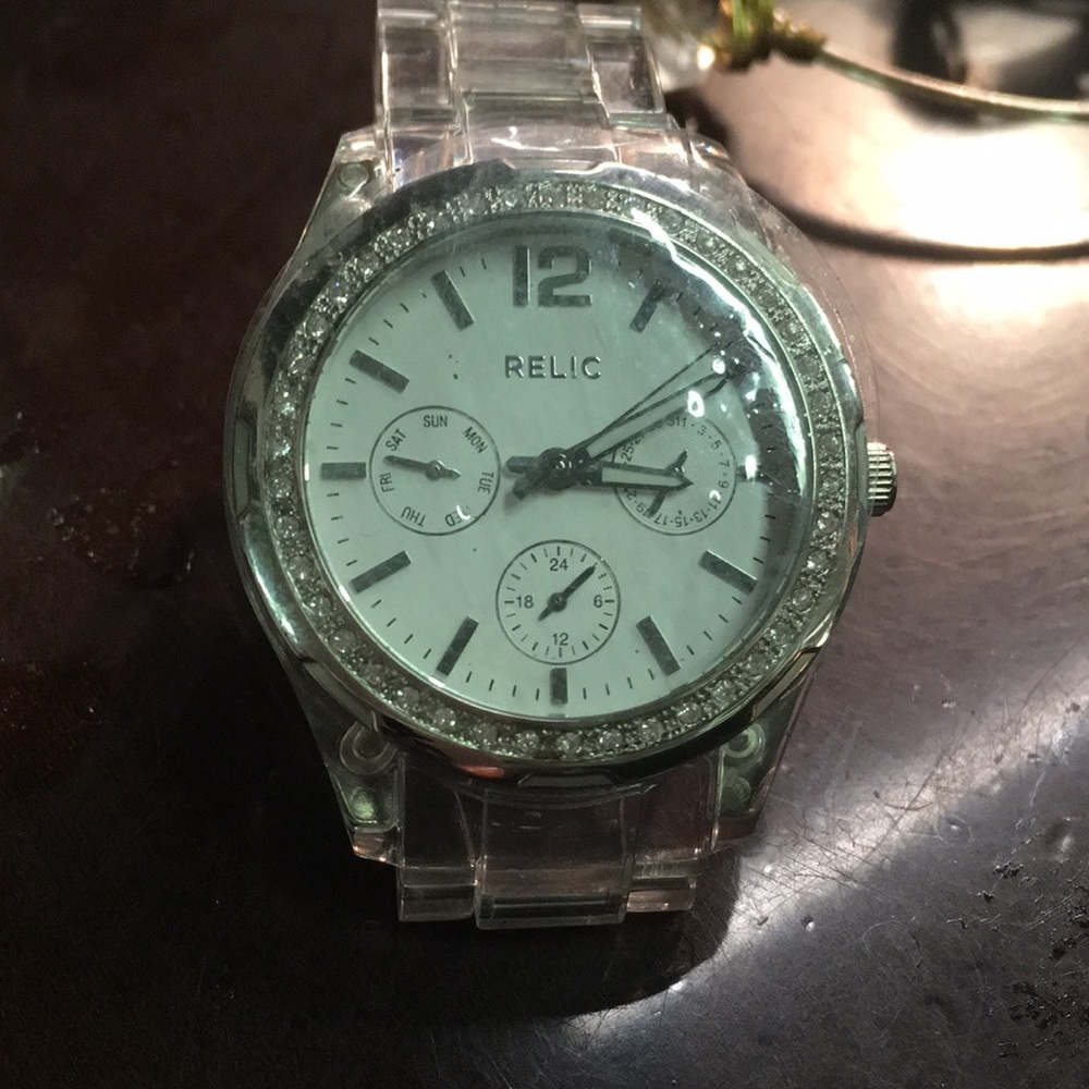 BLOW OUT SALE!!!! Ladies Relic Watch